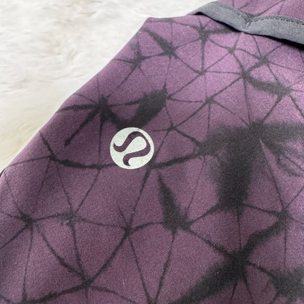 Lululemon Star Crushed Black and Purple Speed Running Shorts, Size 4 - Picture 4 of 6